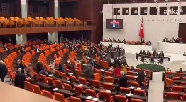 CHP lawmakers left the General Assembly of the Turkish Grand National Assembly, where the members of the HSK are to be elected.