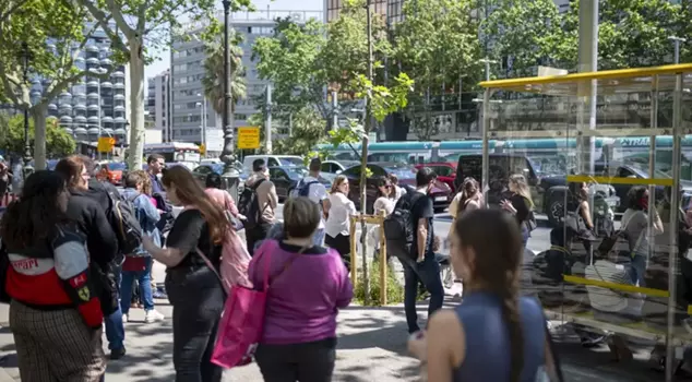 Mobile networks have collapsed in Spain.