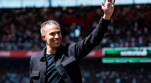 Robin van Persie wants Fenerbahçe's star player.