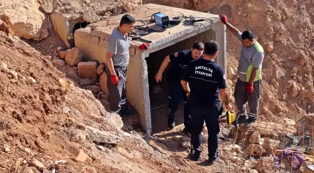 The drainage tunnel has become a home for the children! A bed came out of it.