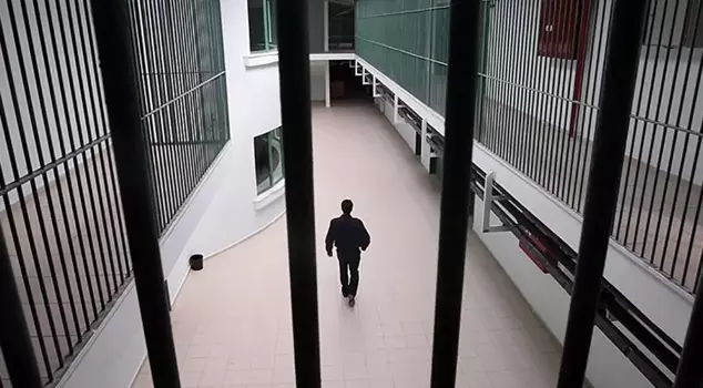 A lawyer who smuggled drugs into the prison is facing a request for 46 years in prison.