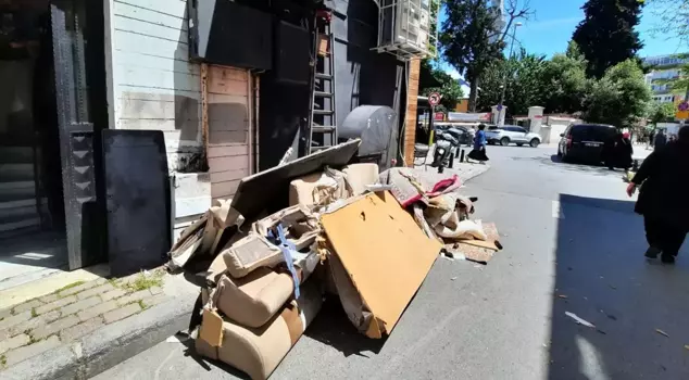 He threw the belongings out of the window to move his house.