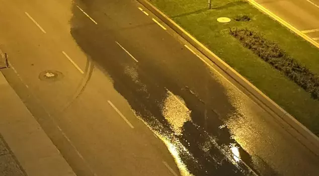 The citizens are in revolt, and the Istanbul Metropolitan Municipality and Pendik Municipality are passing the buck to each other.