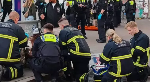 Stabbing attack at a train station in Germany: 12 injured, 6 seriously.