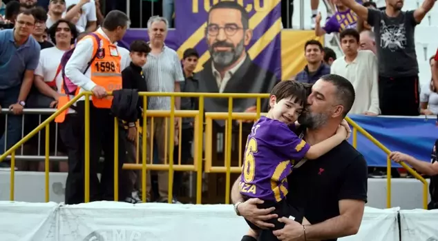 The separation has been officially announced! Arda Turan's emotional farewell after the match.