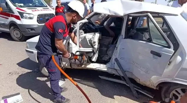 Chain collision in Şanlıurfa! Two people are trapped in the vehicle.