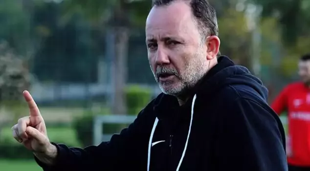 Sergen Yalçın selected the best XI of the season.