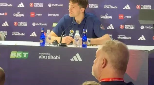 The detail in Tarık Biberovic's hand overshadowed what he said at the press conference.
