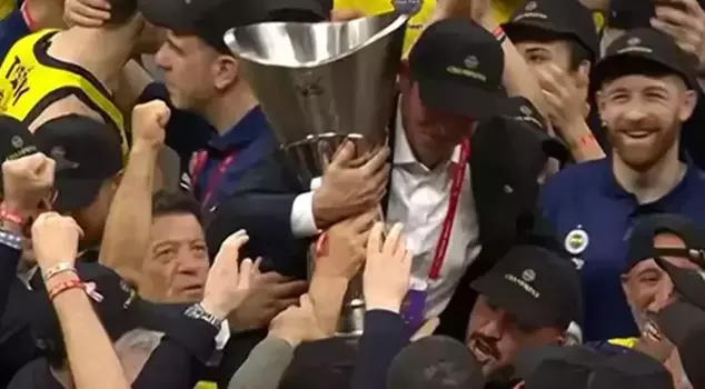 Ali Koç was carried on shoulders with the championship trophy.