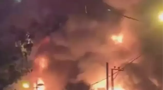 The fire that broke out at the factory in Çekmeköy has been brought under control.