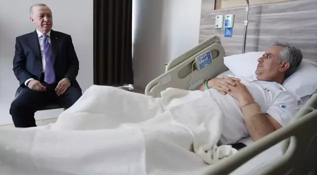 President Erdoğan visits Hasan Basri Yalçın, who was involved in an accident, at the hospital.