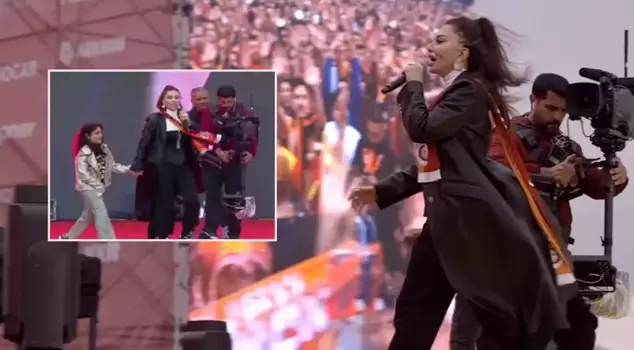 Ebru Yaşar took the stage with her daughter and son during Galatasaray's championship celebration.