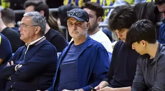 فيديو واحد من مورينيو بعد فوز فنربخشة بيكو بلقب اليوروليغ.