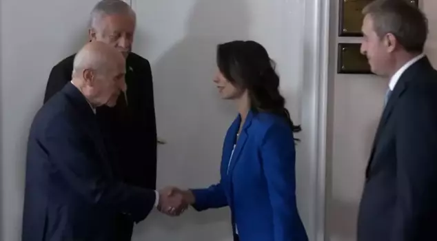 The MHP-DEM party meeting has started! Bahçeli welcomed at the door.