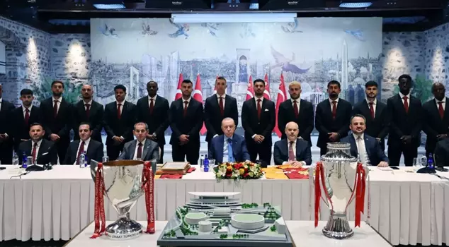 President Erdoğan received the Galatasaray football team.