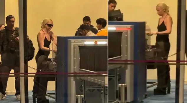 Surprise passenger on the scheduled flight! One who saw the famous singer took a second look.