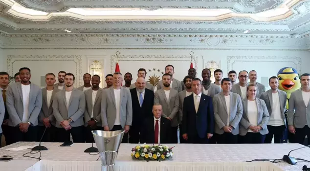 الرئيس أردوغان استقبل فريق فنربهçe بيكو بطل اليوروليغ.