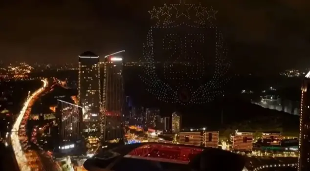 An unprecedented drone show from Galatasaray! They brought the 5 stars from 5 different locations.