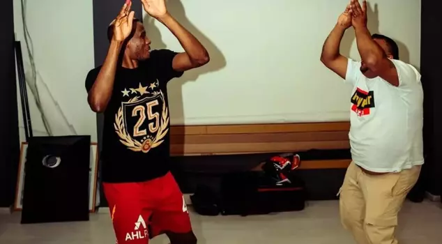 Kadir Ircı, who was dancing with Osimhen, had his fingers cut off.
