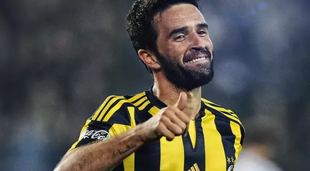 Gökhan Gönül is returning to Fenerbahçe.