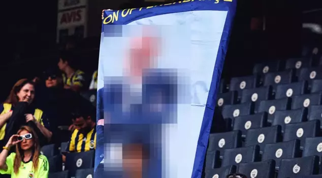 Voices of resignation in Kadıköy! The banner that was displayed has been taken down.