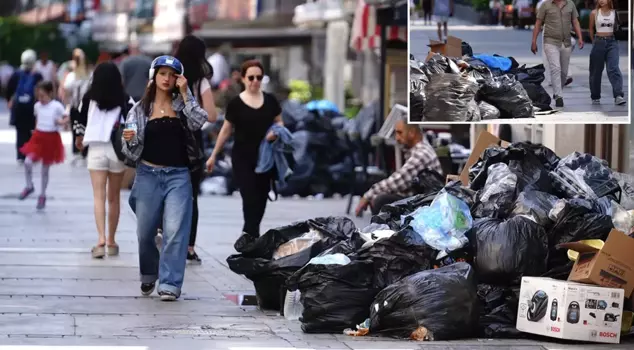 The strike that has been ongoing for four days has turned İzmir into a giant heap of garbage.
