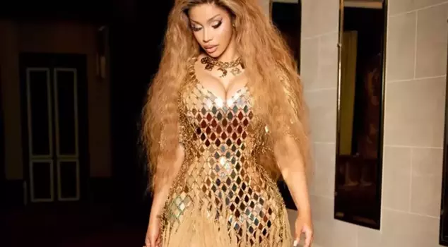 Surprising move from Cardi B, who is in the process of divorce: She shared a photo with her new boyfriend.