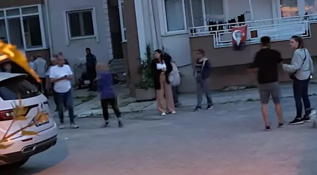 A woman fell from the second floor while cleaning windows in Gallipoli and lost her life.