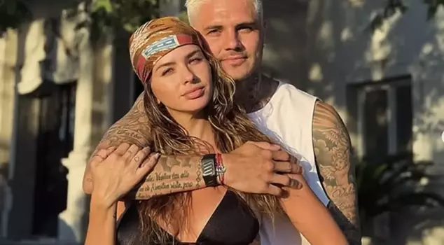 Kiss rain on the boat! Icardi and Suárez rekindled their romance.