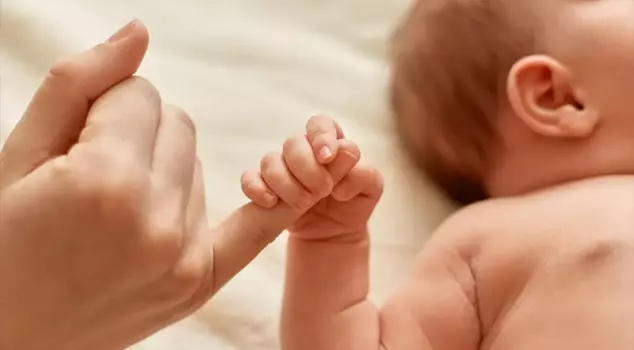 A 10-day-old baby was abandoned in the courtyard of a mosque in Konya.