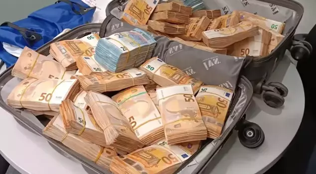 عالم العملاق: فضيحة رعاية مزيفة تكشف عن صفقة بقيمة 300 مليون يورو