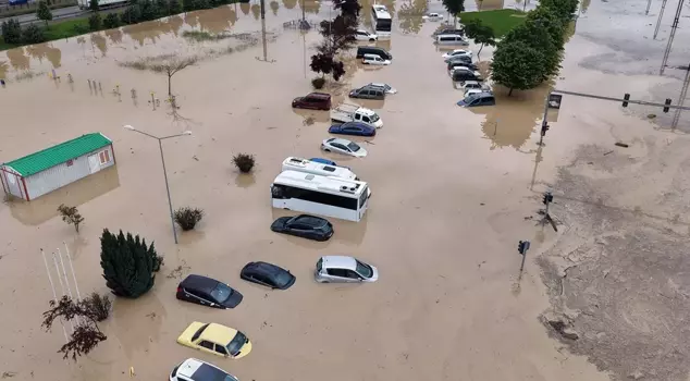 ترابزون: تم العثور على جثة شخص جرفته مياه الفيضانات.