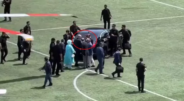 CHP members are reacting to the person who welcomed President Erdoğan! Some are even saying, 