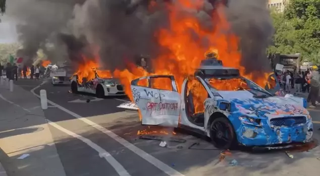 The events have spiraled out of control! Images in the U.S. that resemble science fiction movies.