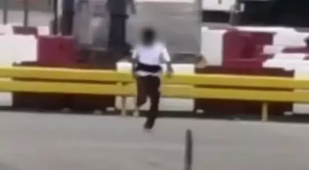 He managed to escape from the police on the runway, but he couldn't avoid being deported.