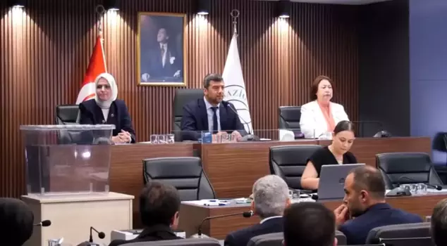 غازي عثمان باشا: انتخاب نائب الرئيس! إليكم مرشحي حزب العدالة والتنمية وحزب الشعب الجمهوري.