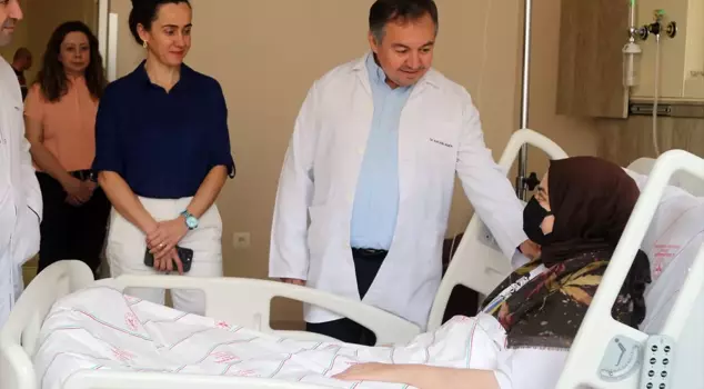 The herbal tea that the young girl drank in order to lose weight ruined her liver.