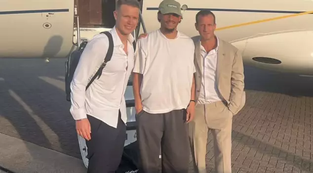 The first image has arrived! Leroy Sane is coming to Istanbul.