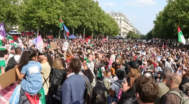 Tens of thousands of people gathered in Paris to demand the release of Madleen activists.