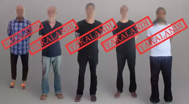 تم القبض على 5 مجرمين مطلوبين بموجب النشرة الحمراء وتم إحضارهم إلى تركيا.