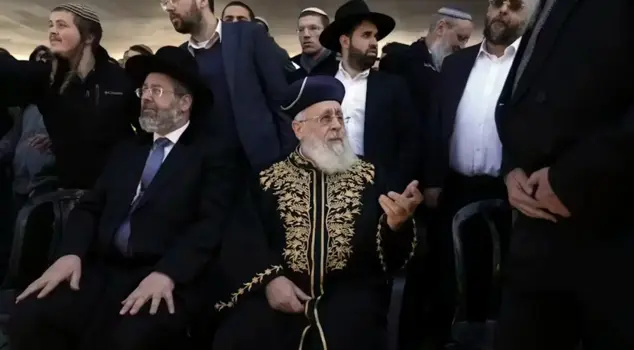 Security warning from Israel's chief rabbis: Avoid large religious gatherings.