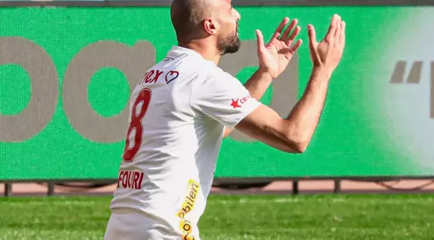 The transfer of Israeli footballer Ramzi Safuri has stirred up controversy in the Süper Lig team.
