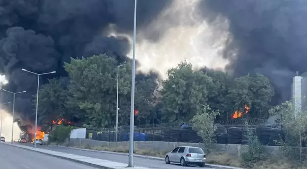 Factory fire in Izmir! Explosions occurred, hospital evacuated.