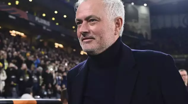 A phone call from Jose Mourinho to his former star: Come to Fenerbahçe.