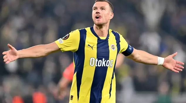 Edin Dzeko's surprise return! A one-year deal has been announced.