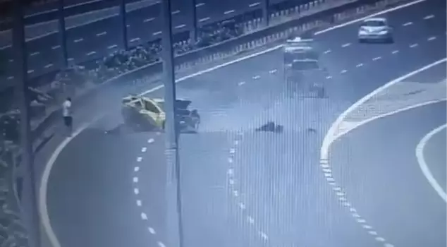 A horrific accident in Izmir where one person died was captured on camera.