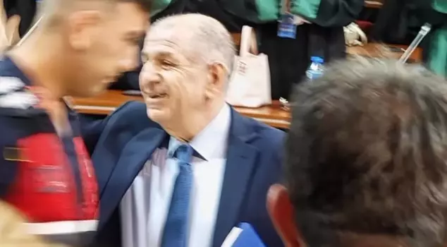 The moment Ümit Özdağ received the decision for his release.