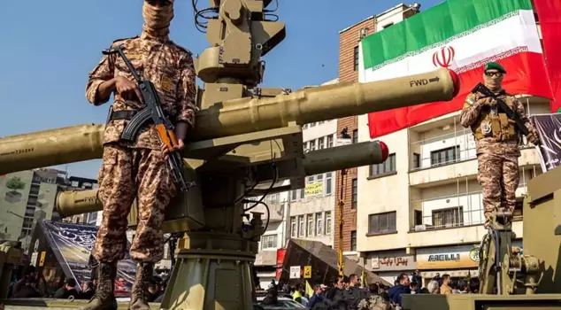 The Revolutionary Guards offer Israelis two options: either a slow death or escape.