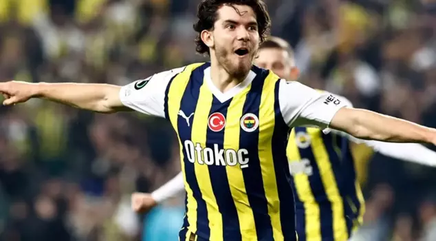 He even packed his bags! Ferdi Kadıoğlu is returning to the Süper Lig.