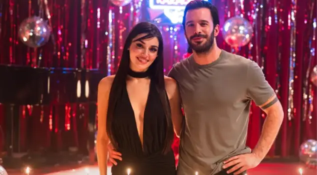 Hande Erçel and Barış Arduç are once again the talk of the town! Their steamy scenes have become a hot topic.